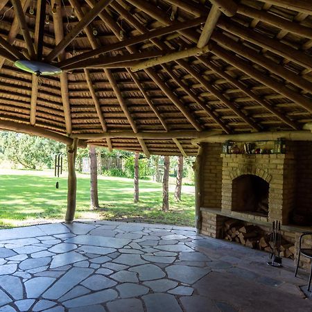 Namelis Prie Sirvintos Upes Su Pirtimi Villa Exterior photo